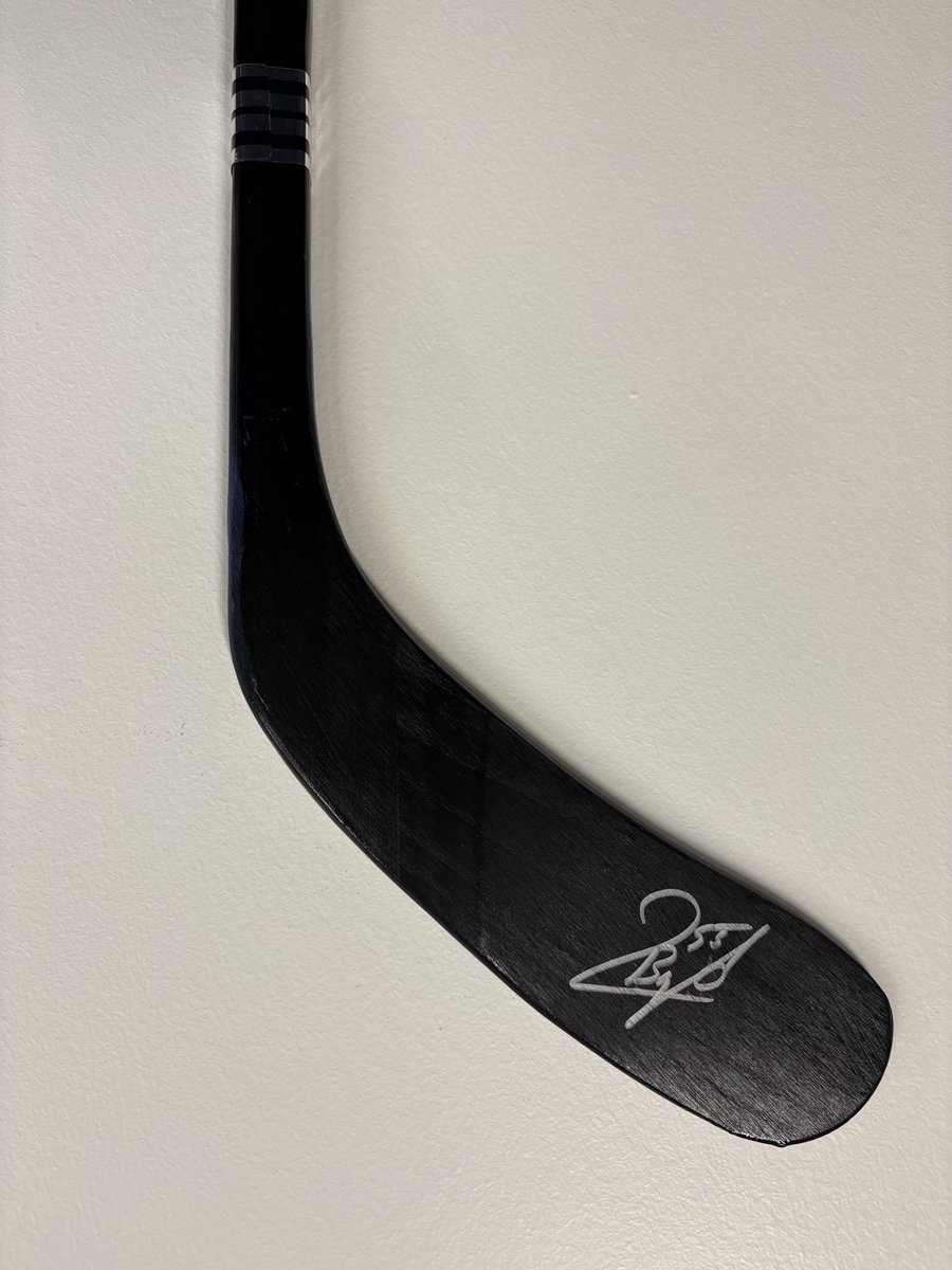 LAKBC's tweet photo. Hey @LAKings fans, It’s Game Day! Today’s PFAB is Brandt Clarke. We will also raffle off this Quinton Byfield signed stick. All proceeds from the stick raffle go to California Condors Special Needs Hockey Club. #GOKINGSGO https://t.co/pfgsE2AJNK