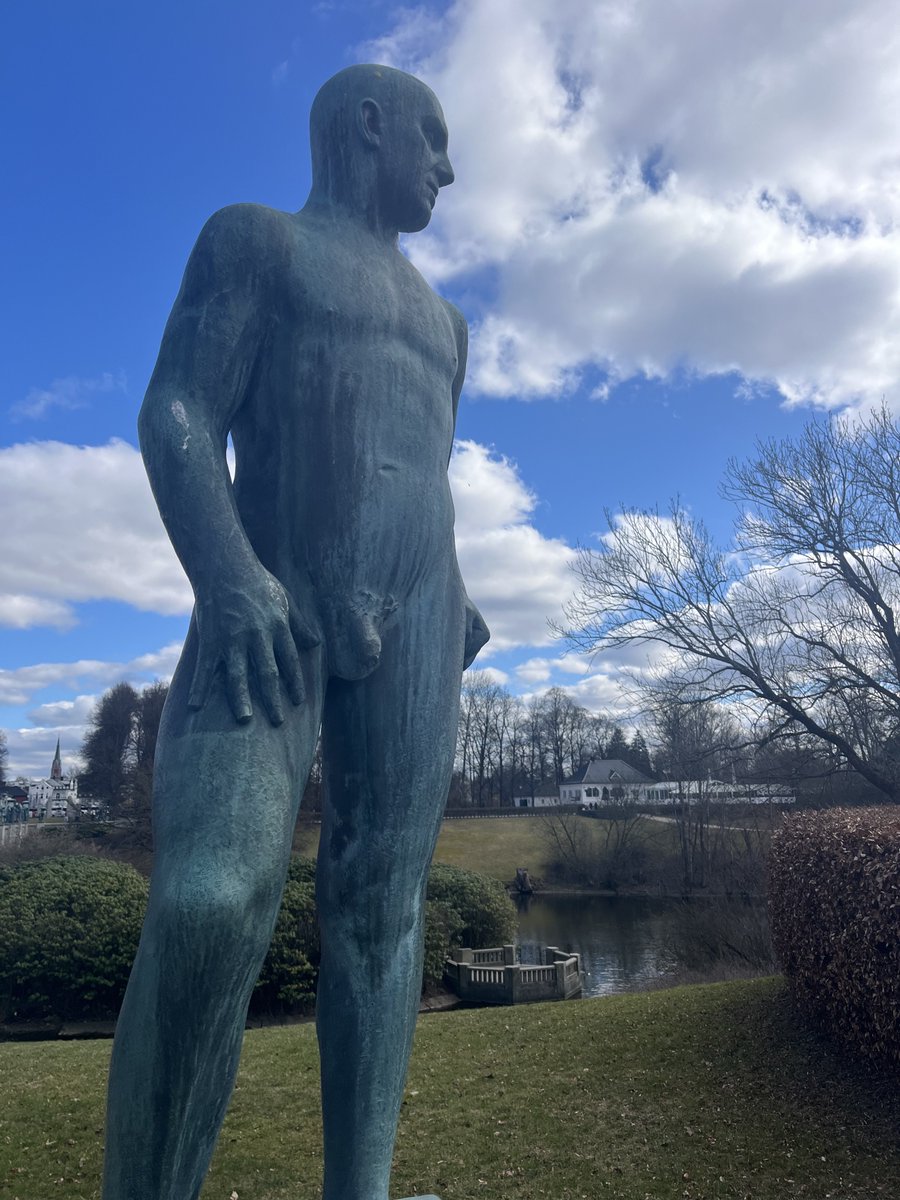 ShahidMAskerN's tweet image. 200 sculptures by the artist Gustav Vigeland,which makes it the world's largest sculpture park made by a single artist.🧑‍🎨 
#Oslo #Norway