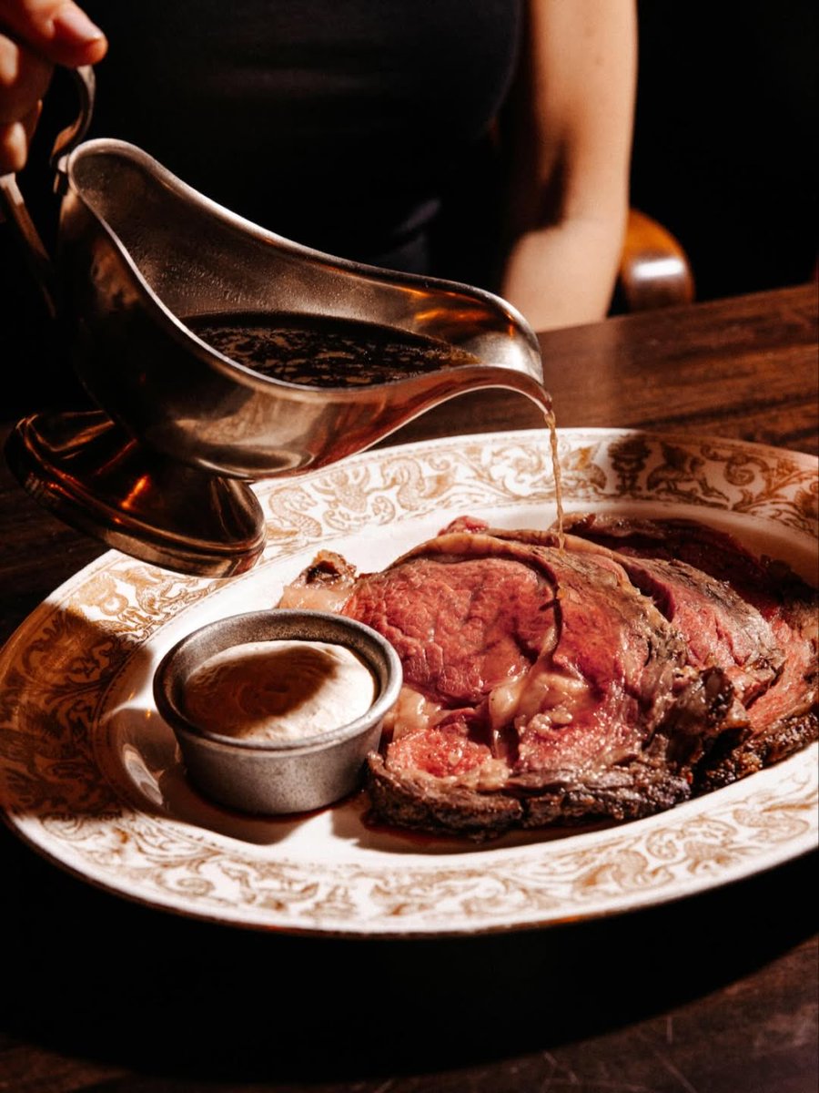 TheeVibeGuide's tweet photo. 4Charles Prime Rib, NYC. ๐๐บ๐ธ
#NYC #TheVibeGuide https://t.co/clUq3zLk8j