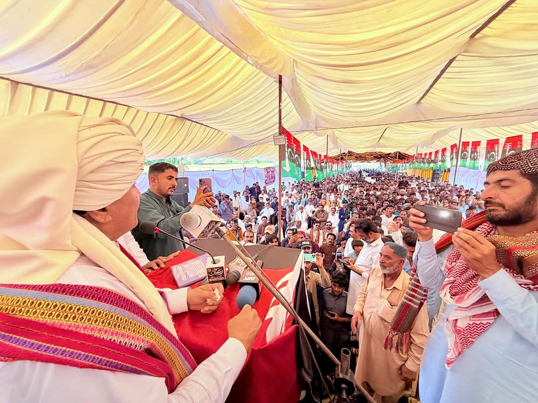 SattarBhuttoSB's tweet photo. تعلقو بلڙي شاھ ڪريم پ پ پ ضلع ٹنڈو محمد خان جي صدر ايم پي اي سيد اعجاز حسين شاھ بخاري اڄ نڪرجي فارم کان وايا ستر موري تائين 85 ڪروڙين روپين جي لاڳت سان تعمير ٿيل شاهراھ حاجي عبدالخالق سومروجي روڊ جو افتتاحي تقريب بعد سنڌ آبادگار شگر ملز چوڪ تي جلسي عام کي خطاب ڪيو۔ https://t.co/V9t1YBv7oa