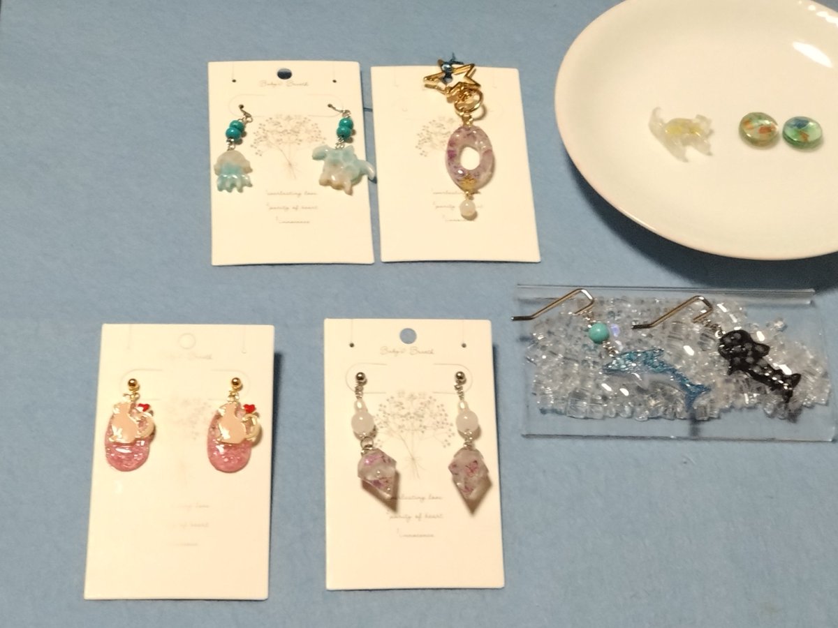 Happy_Time0720's tweet photo. 制作しました(*^^*)
最近は、友だちを通して保護猫活動の物販をお手伝いしています♪売上は全て寄付され、保護猫ちゃんの為に餌代や医療費に使われるそうです。
猫モチーフが最近、増えたのはそのためです！
#保護猫活動
 #ねこ結の会の物販
 #ハンドメイド https://t.co/VcU9yAegdK