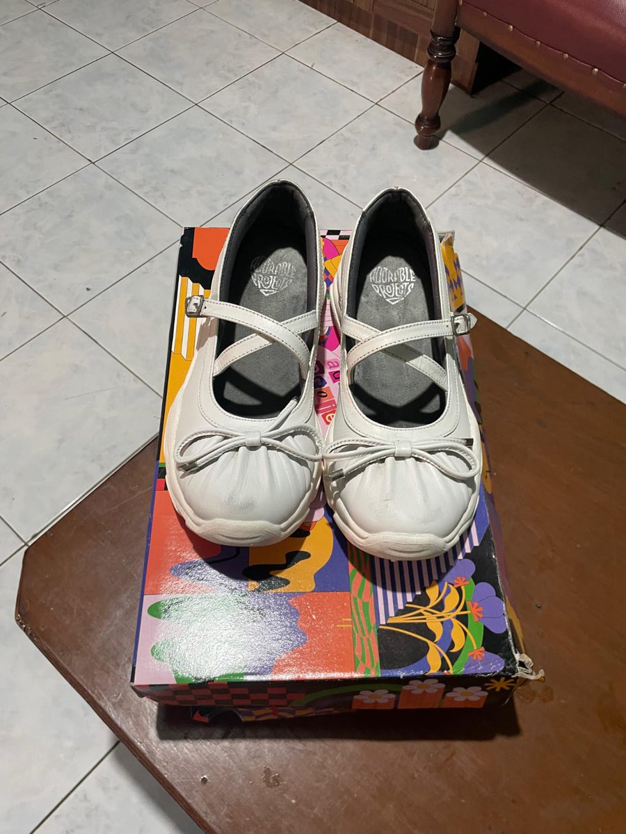 opians02's tweet photo. Bismillah 
Dijual Sepatu Adorable Projects Putih Size 39 🤍

Kondisi sangat baik (preloved like new), dipakai hanya 5–6x
Sudah dibersihkan, siap pakai ✨
Bagian atas masih bagus, tidak ada sobek atau rusak
Sol masih layak &amp; nyaman dipakai https://t.co/65TG1hs1cB