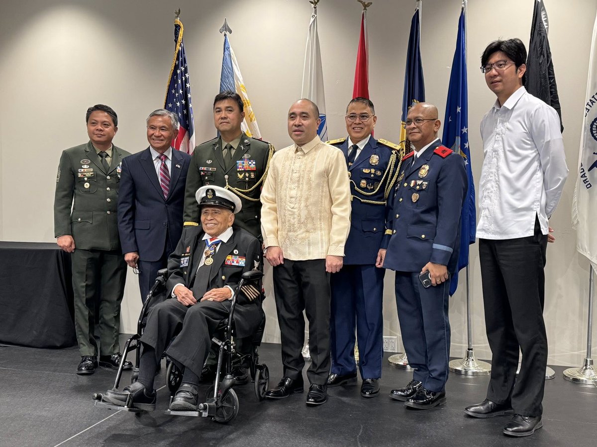 DutyToCountryEd's tweet photo. Yesterday, @FilVetsREP gathered at the Military Women's Memorial in Arlington Cemetery to honor our heroes on Araw ng Kagitingan — a day to remember their courage, their sacrifice, and their enduring legacy.
📸 Photos courtesy of Lida Peterson https://t.co/txQxvPycyr