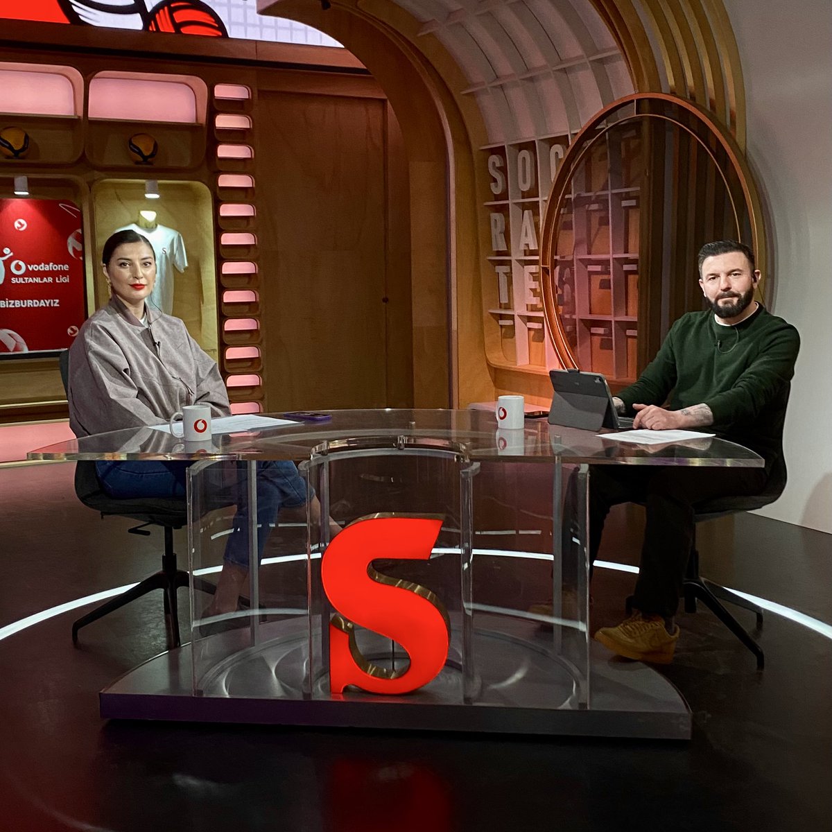 SocratesDergi's tweet image. 🟡⚫️ VakıfBank 1-3 Fenerbahçe Medicana 🟡🔵

Voleybol Nesli başladı!

İzlemek için 👉 youtube.com/live/nlDEwnojx…
 
@vodafonetr #BizBurdayız #Sponsor