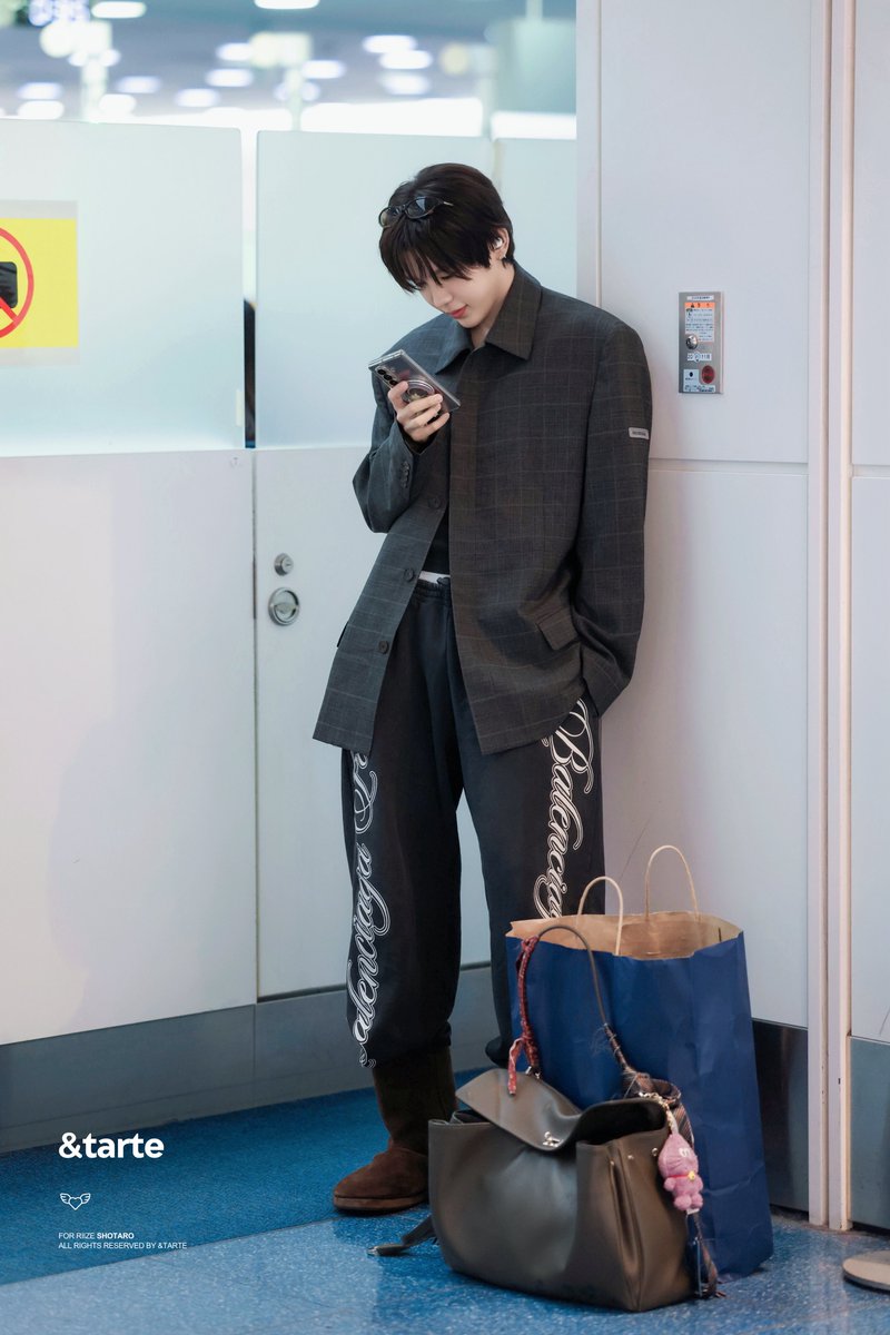 taroxtarte's tweet photo. 260412 HND

#SHOTARO #쇼타로 #将太郎 #ショウタロウ
#RIIZE #라이즈 https://t.co/xTgTVC8q64