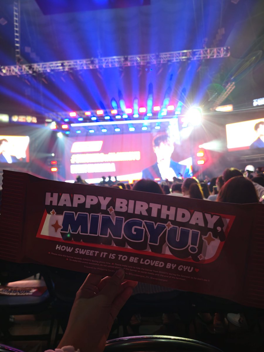 KAPonlineshop's tweet image. SEVENTEEN MINGYU for @SNICKERS fanmeet at Smart Araneta Coliseum 🩷💙

"HUNGRY? Grab a Snickers" 
#SNICKERSwithMINGYU
#SEVENTEEN_MINGYU
#AJUNICE