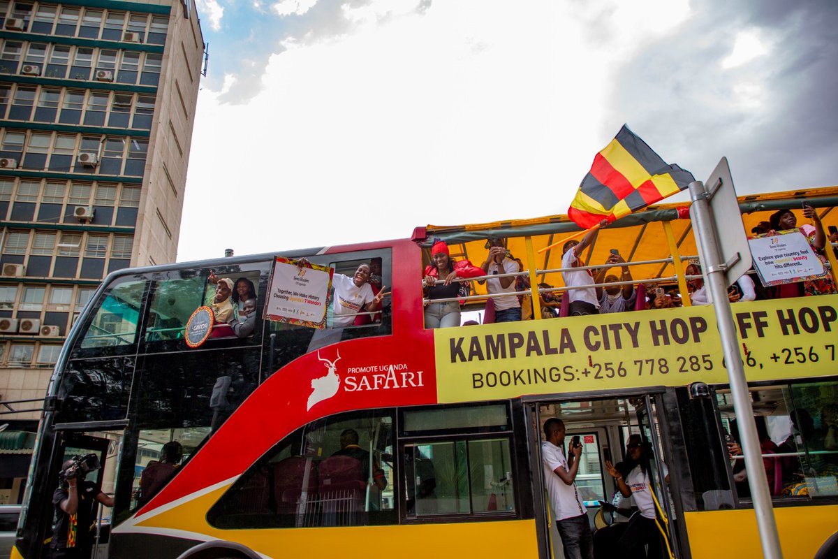 EkkulaAwardsUg's tweet photo. The hop on, hop off bus also passed by the independence monument as we toured the 7 Wonders of Kampala 

The monument is also listed as a wonder 

#7WondersOfKampala
#7WondersOfUganda
#EkkulaAt10 https://t.co/iAU3GwxTs4