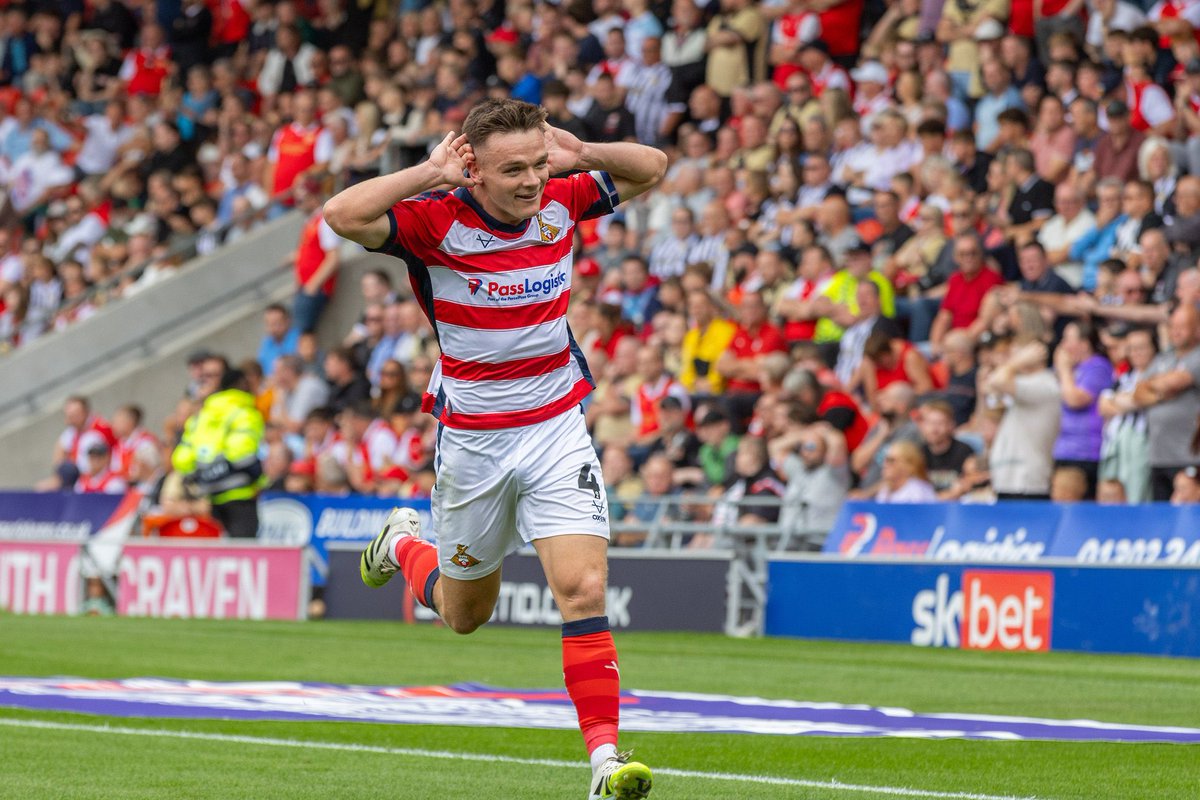 (C) Mitchell Radford tweet media