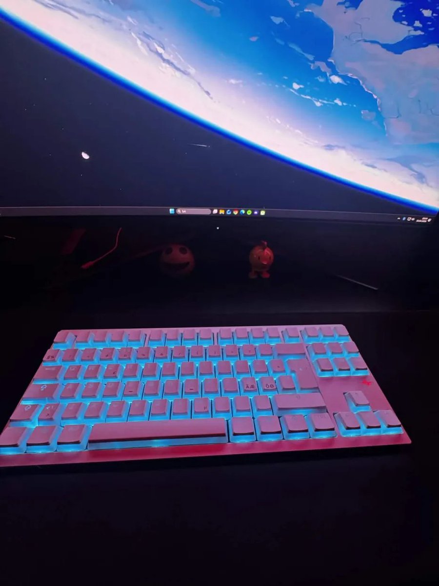 WOBKEY1's tweet photo. Did you know Crush80 supports ISO layout?
Pretty cool, right?
Photos shared by Mrrnuk3 from Wobkey Discord.
#crush80 #mechanicalkeyboard #customkeyboard #desksetup #wobkey #ISOkeyboard https://t.co/f52hV5m3uz