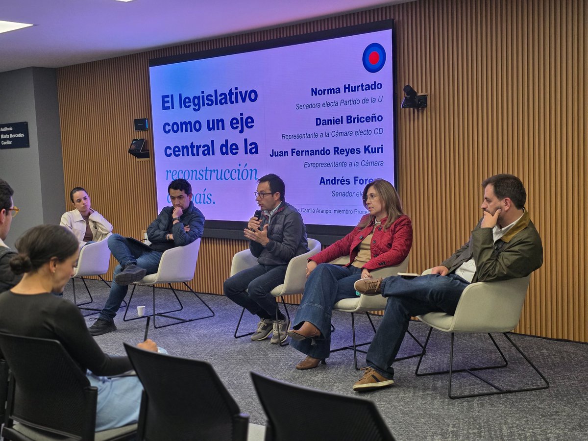 ProCentrismo's tweet photo. @Danielbricen @normahurtados @AForeroM ¿Qué tal nuestro panel? ¡De lujo!

No encontramos en YouTube:
https://t.co/CqTmSkBNo8 https://t.co/4h5h6Hgg3Q