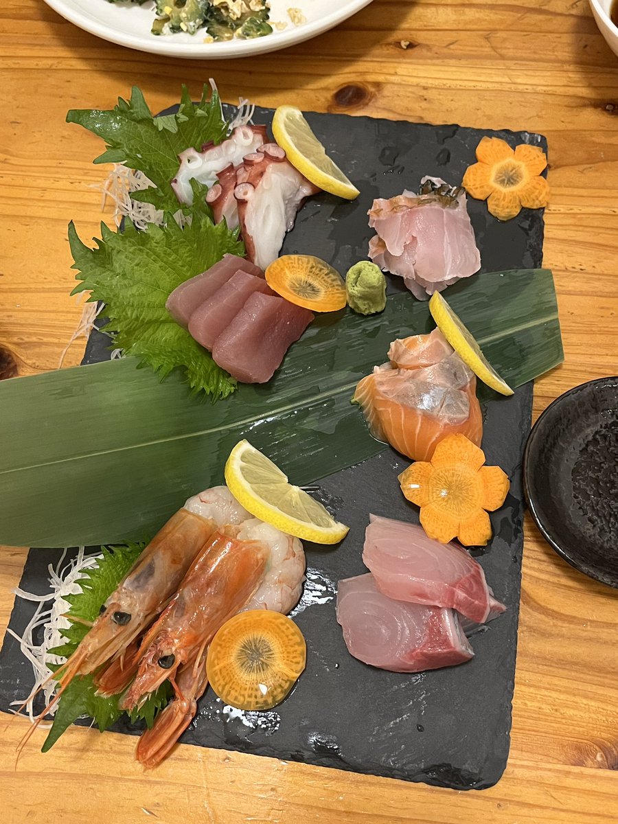 しいや tweet media