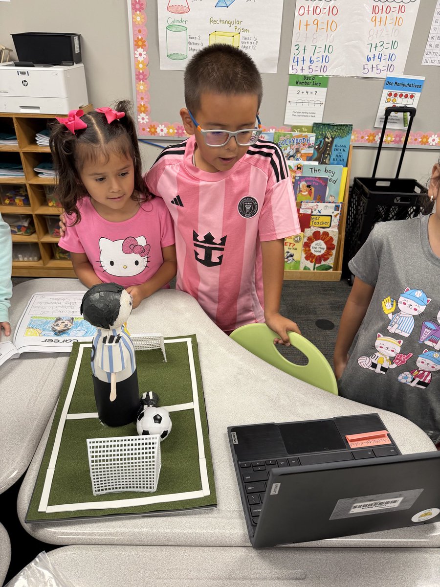 ms_hernandezj's tweet photo. Celebrated our writing with our kinder friends! @BangElementary https://t.co/dEQzD1Kkh6