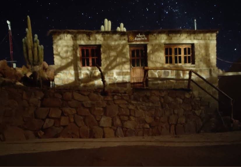 Hay un jóven sensible viviendo en Villa Celina, un Sensible Quispe Mamani, preguntándose por qué vive en ese feudo peronista cuando podría vivir así en el Altiplano: