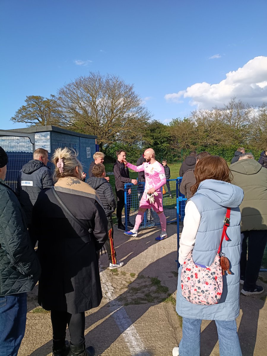 Wivenhoe Town FC tweet media