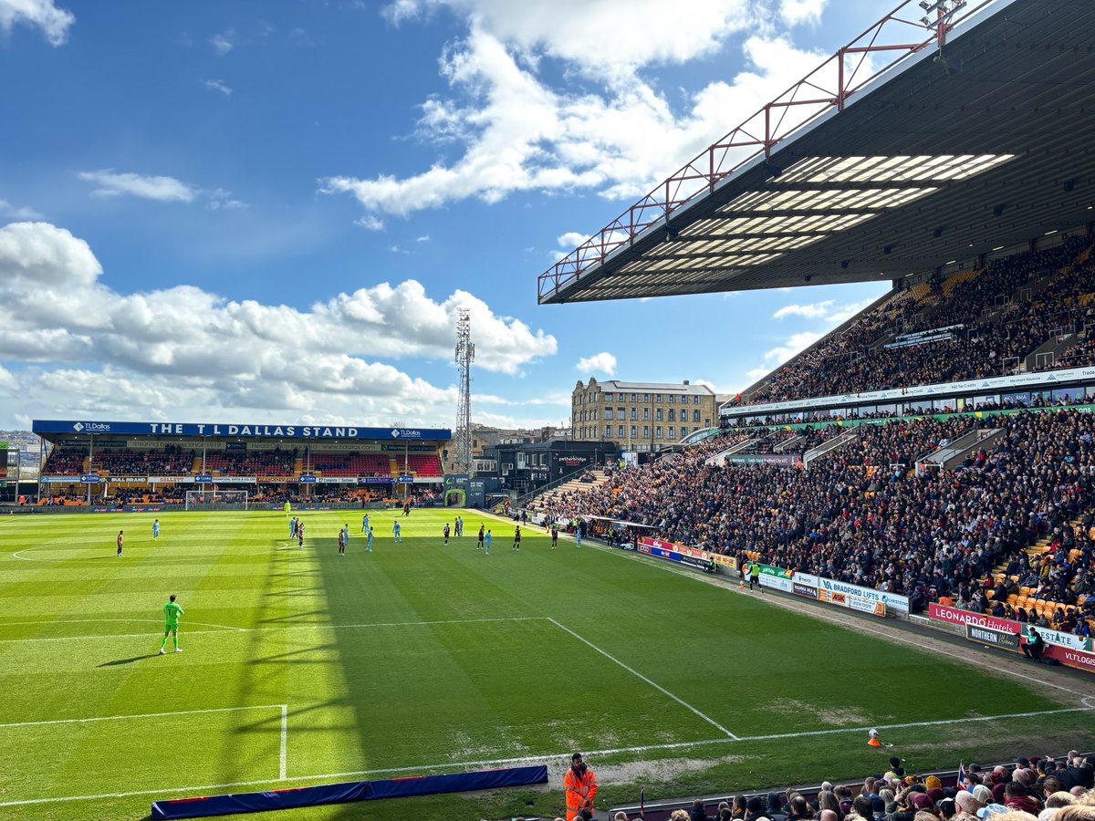 ßen (P) tweet media