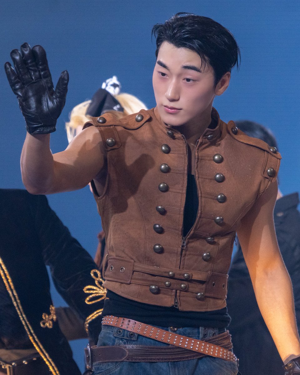 𝐚𝐫 tweet media