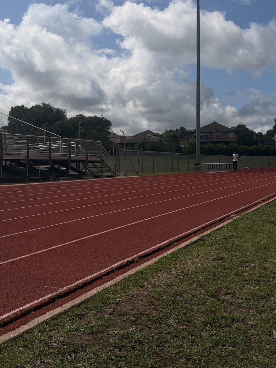 ACasson27's tweet photo. Getting some Morning reps .
Preparing for area next week !!! https://t.co/T8KcBgO9fC