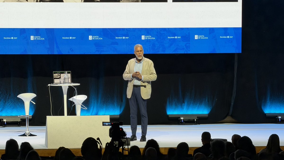 CFRdeVigo's tweet photo. Remata o congreso Enrique Dans Pérez (IE University, Madrid), coa ponencia “Educación e
intelixencia artificial:
redefiníndoo todo”. https://t.co/387WwtZCat