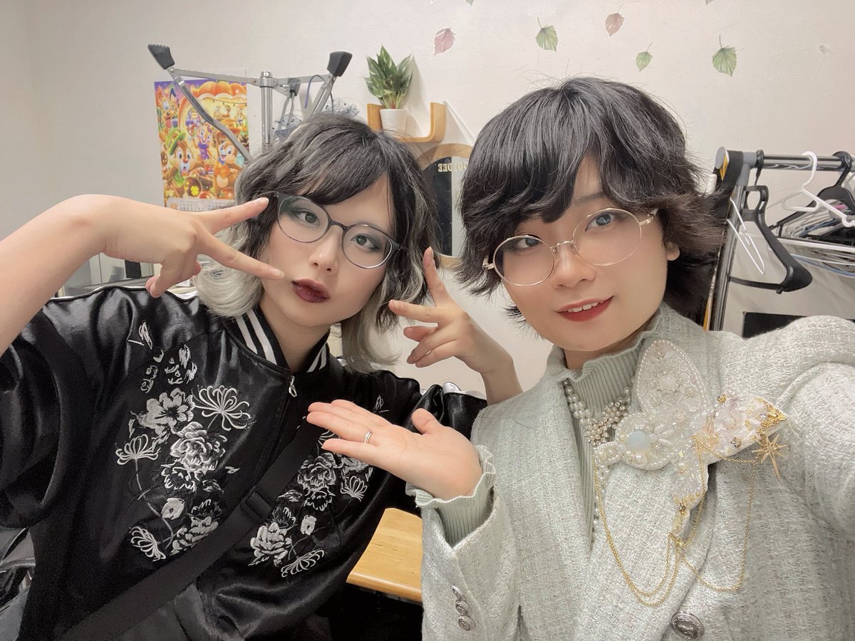 八谷優花の生存報告会!!でした

非常にたのしく最高𝐝𝐚𝐲でした
みんなのおかげだよ〜ありがとう🤍🐥

はっちゃんのライブとてつもなくかっこよかった…✨️ひぇ〜幸〜🫶🫶