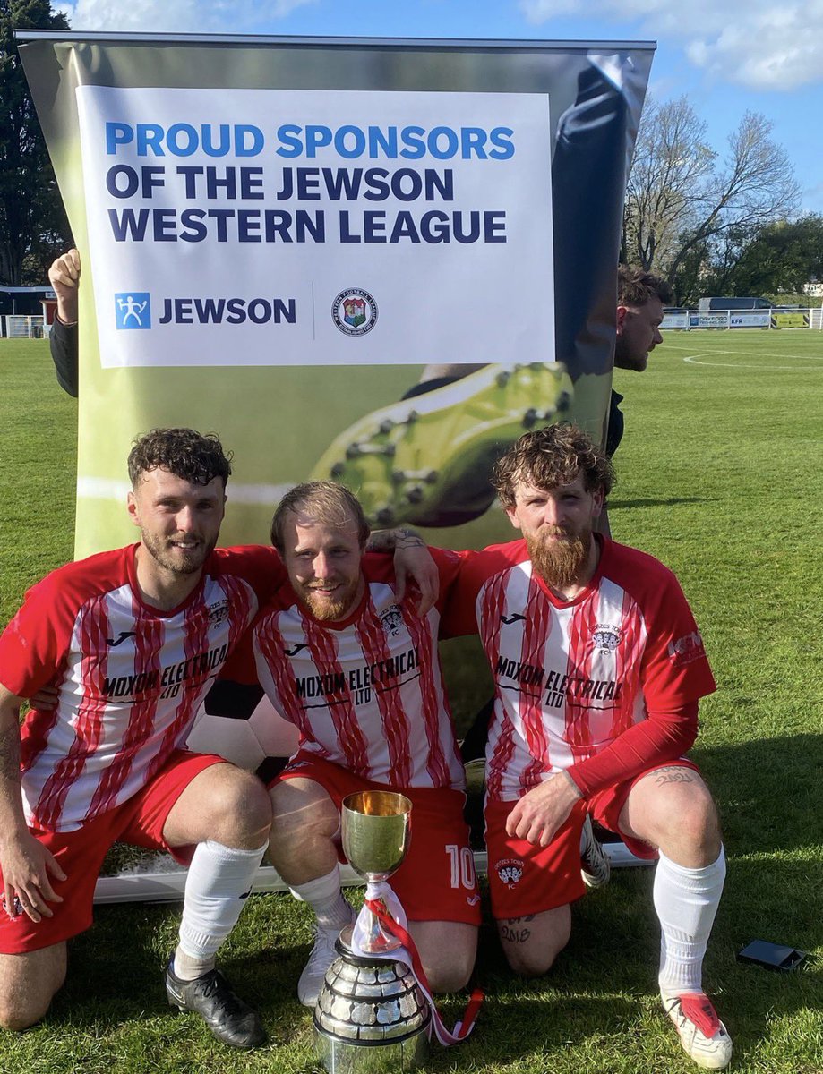 _WesternLeague_'s tweet image. CONGRATULATIONS @DevizesTownFC 

Champions of the @Jewson Western League Division One… 🏆 #GoingUp