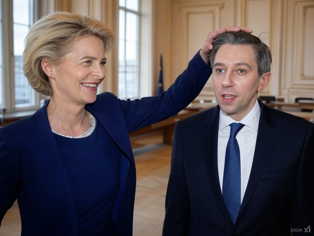 DrAwkward tweet media