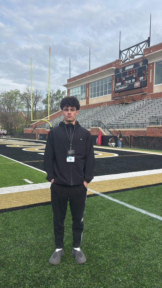 CJGeist5's tweet photo. Had an amazing time at @LindenwoodFB spring practice this morning! It was amazing to learn what the program is all about. 

Looking forward to being back for camp the summer!

@HuskieFB @coachgarcia57 @CoachJackson32 @EDGYTIMM @LemmingReport @AllenTrieu @PrepRedzone @PrepRedzoneIL