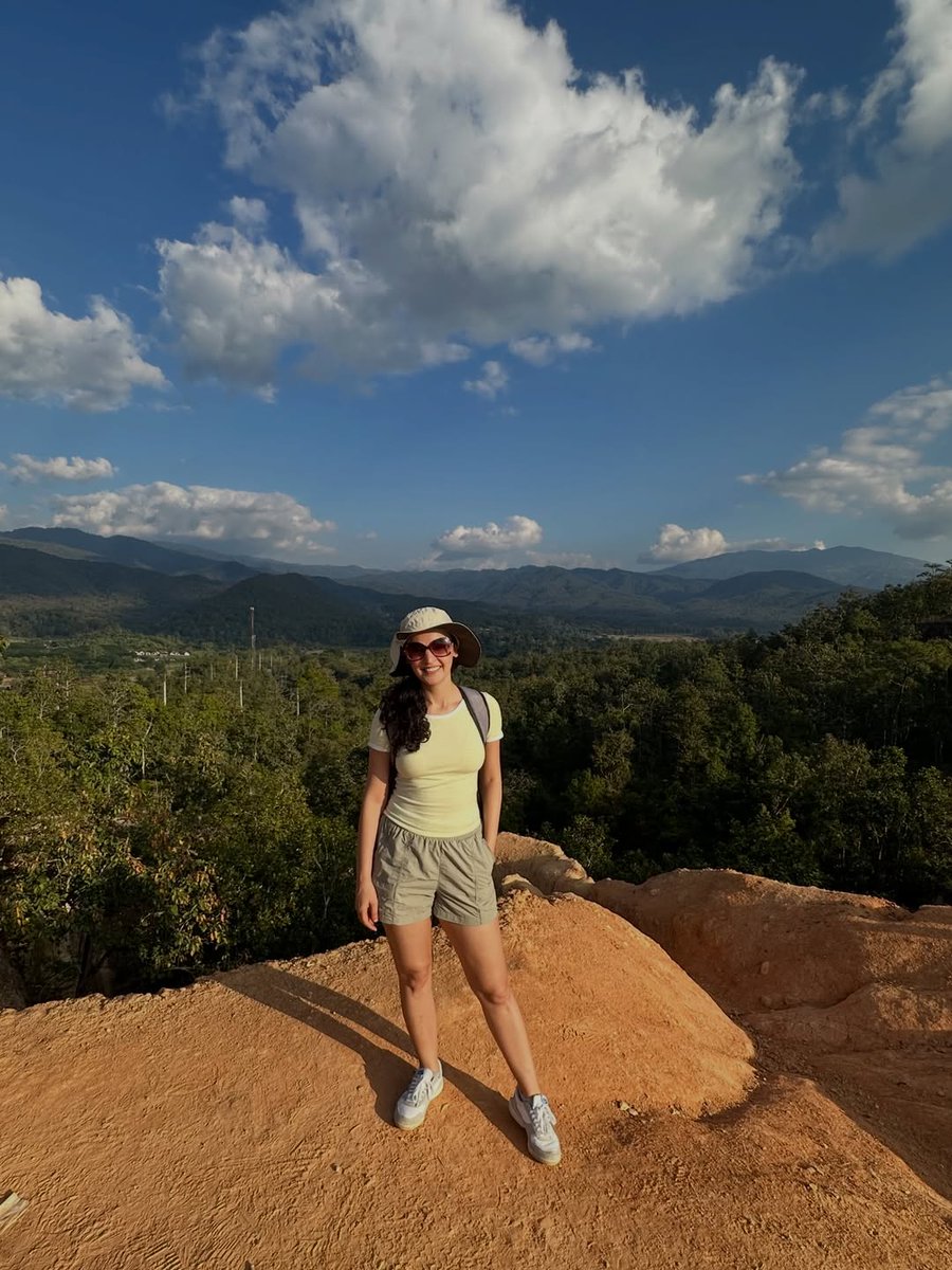 I_am_Madiha's tweet image. Waking up to the post that #SanayaIrani is considering travel vlogging😭💓 Have been dreaming about this since years now🥺 To have her even ponder over the very idea is making me so happy❣️ Hopefully, she will materialise the thought soon😍🙏 #Excited🎊