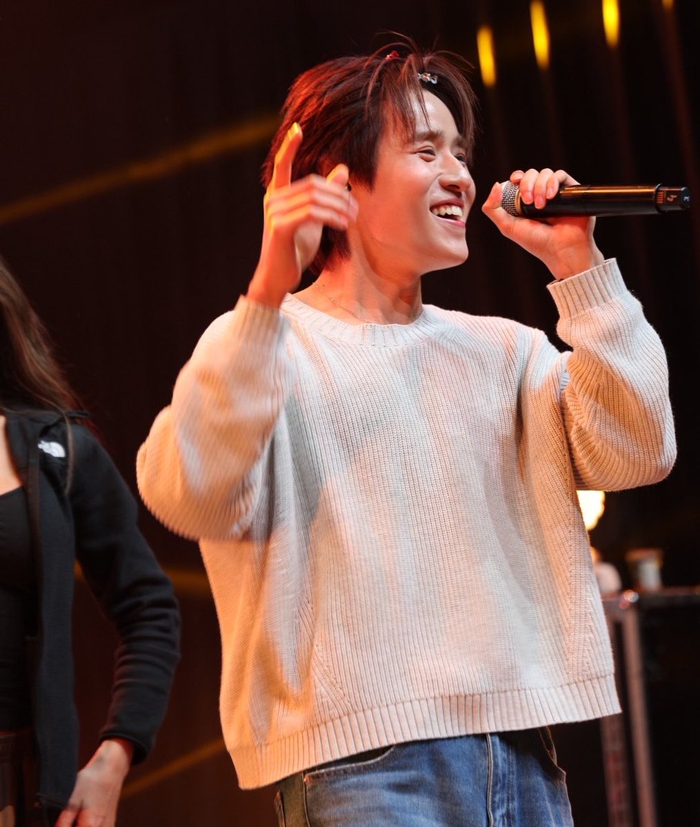 ᴊᴇɴᴀɪ tweet media