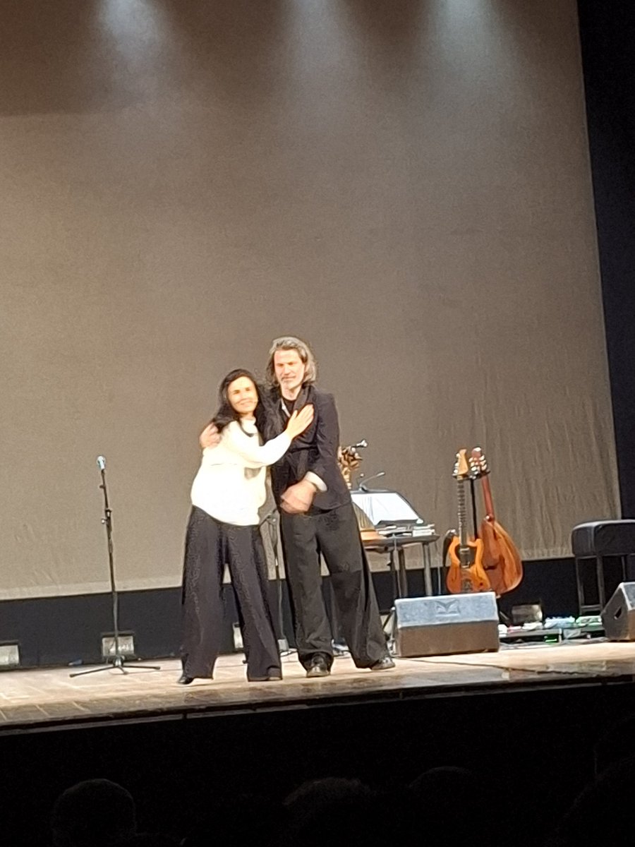 Mai, e sottolineo mai, ho assistito a tanto silenzio uscendo da uno spettacolo teatrale.
Tutto l'orrore del mondo raccontato da una persona d'infinita umanità e grazia! ❤️