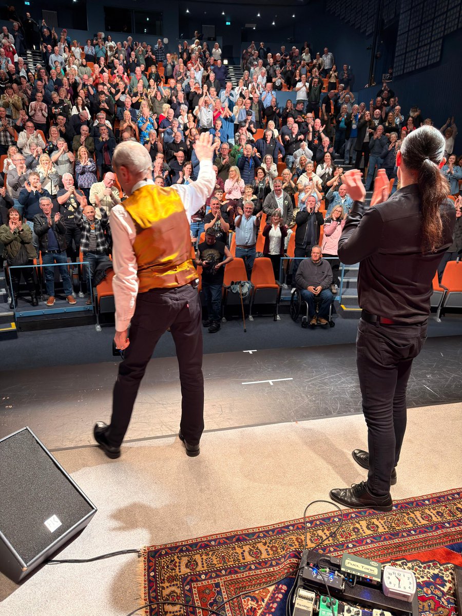 frossiofficial's tweet image. Thank you, Limerick for spending your Saturday night with us. 

The next stop is The Gleneagle Ballroom, Killarney, IRE. Tickets for all European and UK shows: francisrossi.com/tour

#FrancisRossi #Tour #StatusQuo #Limerick #Killarney