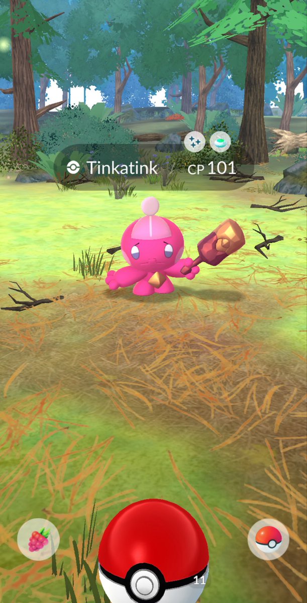 Andrewdeeeeee's tweet image. How did you all enjoy #PokemonGo #CommunityDay ? 

Shiny Pokemon should look different…..Not just carry different accessories 😂