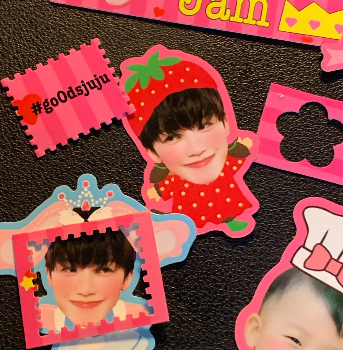 jaxuaryy's tweet photo. ✂️🎠🧩🍓🐰 https://t.co/ARyrqXFYZf