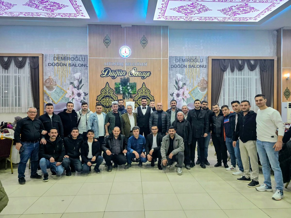 Altıntaş Orman İşletme Müdürlüğünde görev yapan kıymetli kardeşimiz Savaş Hız’ın düğün merasimine, İşl. Md. Sayın Mustafa Levent, üyelerimiz ve temsilcilerimiz ile katıldık.Ciftimize ömür boyu sağlık, mutluluk ve huzur diler,kendilerine hayırlı, bereketli bir yuva temenni ederiz.