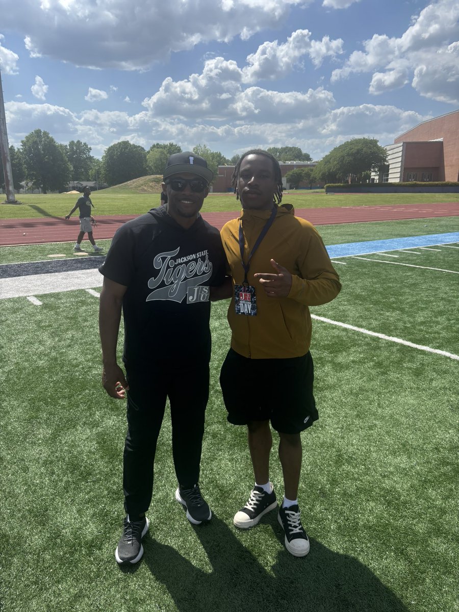d1dj45's tweet image. Had an amazing visit at @gojsutigersfb!! Can’t wait to come back for a visit!!  @CoachMarshall  @COACHMARCHIGH @DorienMartinJSU @CoachHollis58