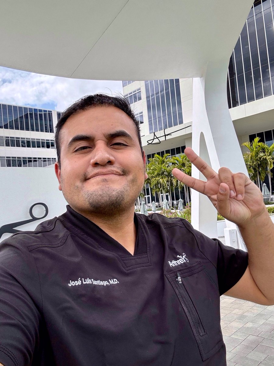 JLSantiagoG's tweet image. Acudimos al #entrenamiento #latam de #rodilla de Arthrex donde abordamos reparaciones #meniscales, cosecha y preparaciones de #injertos (cuádriceps e isquiotibiales) y reconstrucción de ligamento cruzado anterior con soluciones del portafolio Arthrex.