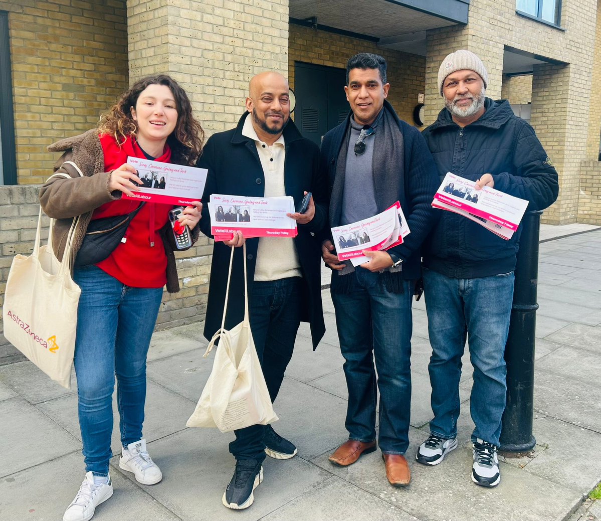 CllrSirajIslam's tweet image. Thank you @AbdiDuale_ @GMBLondonRegion @LabourHousing @Uma_Kumaran &amp;amp; the rest for coming out to support us in Tower Hamlets. Movement for #change has well and truly started. Tower Hamlets needs a fresh start on 7th May. 🌹