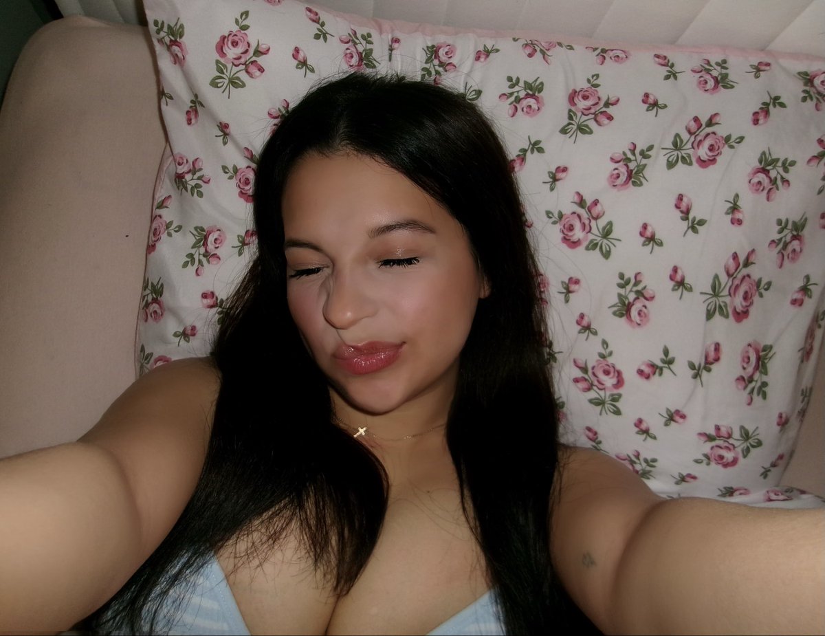 leannnaaa_'s tweet photo. ur fav girl (: https://t.co/b3Y6Rc6opz