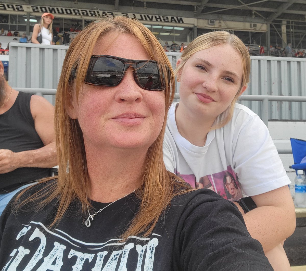 AmberBitton's tweet image. Made it to @RaceFairgrounds to watch @DaleJr race. #LetsDoThis 🤘👊