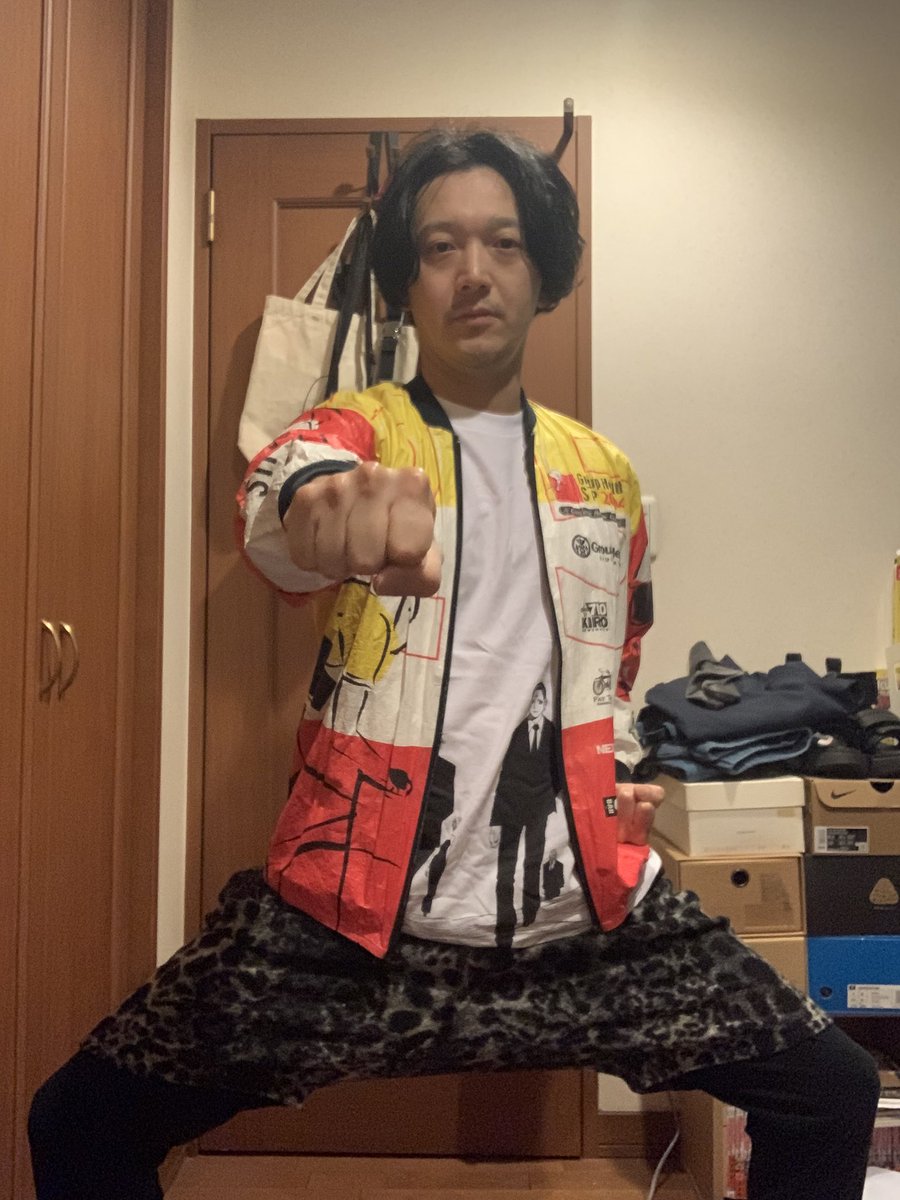 2849発目！さむい！もはや！ただいまの気温14℃最高気温23℃！昨日ほどは上がりませんが、十分暖かい！！もはや朝は逆に寒く感じます！14℃もあるのに！天気は晴れ時々曇り！雨の心配は無さそう！昨日やり残した洗濯物を片付けましょう！それでは今日もご機嫌良く٩( ᐛ )و

 #感謝の正拳突き1万発