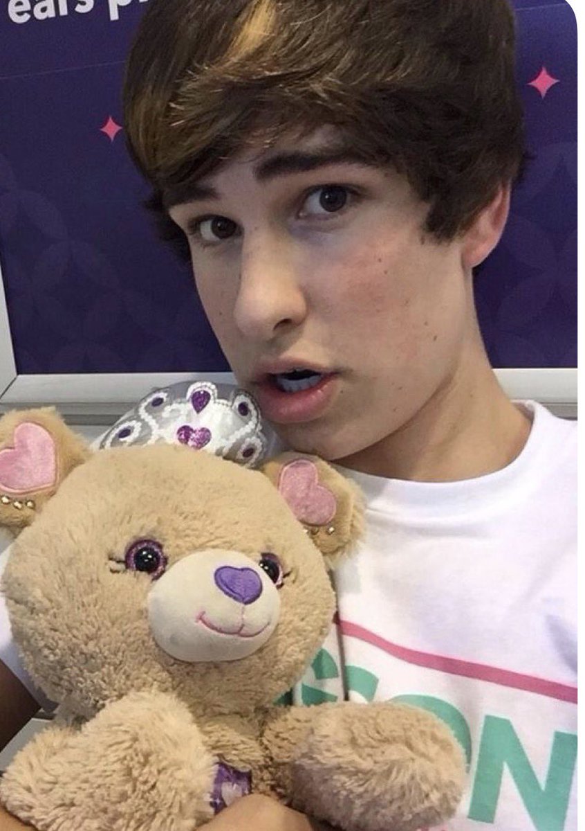 Mia ˙⋆✮ tweet media