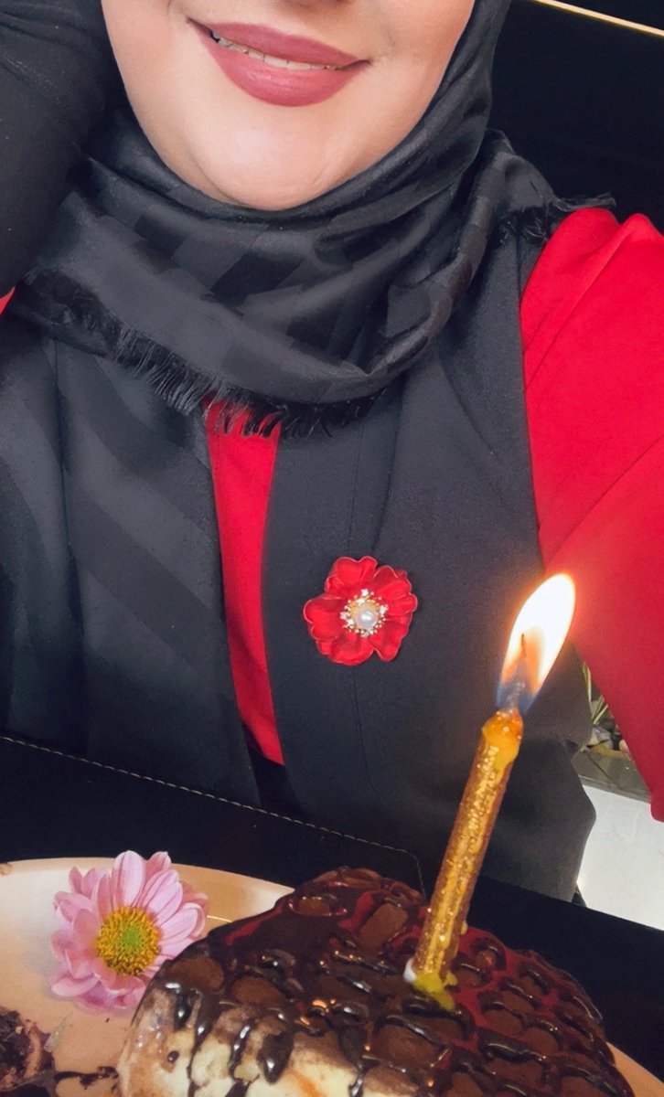 الهه‌ی غُر تمام‌وقت tweet media