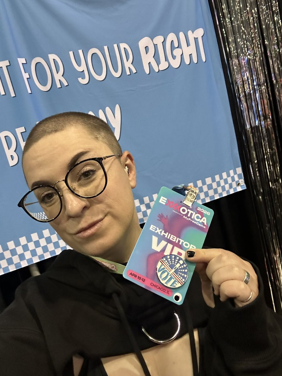 EPAUnited's tweet photo. @notmariemonroe getting #Hot2Vote with us at @EXXXOTICA feat. a @TrueMagicWand VOTE pin! 

👉https://t.co/MSFeompGAq👈 https://t.co/CjnuxYkTzn