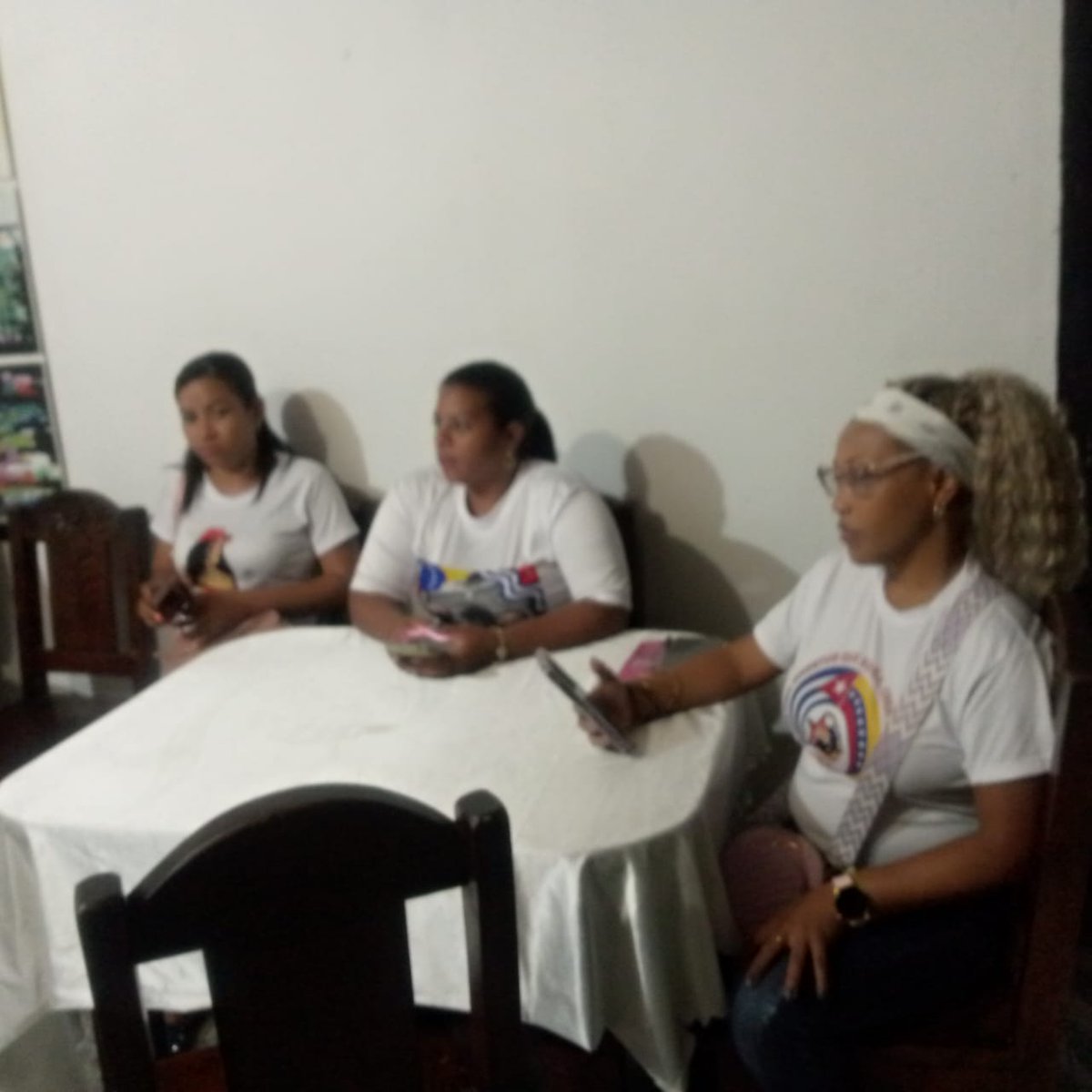 ¡Humanismo sin fronteras! 🇨🇺🤝🇻🇪

En el Activo Juvenil de Barinas, nuestros jóvenes debaten sobre la asistencia médica como prioridad y la hermandad Fidel-Chávez. Ratificamos que el legado de nuestros comandantes vive en los valores de esta juventud que elige servir. ✨🩺

#UJC