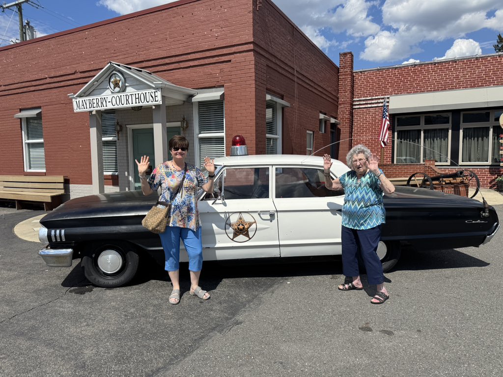 amazingaag's tweet image. #Mayberry #MountAiry #NC #Spring #SpringTime #SaturdayAfternoon