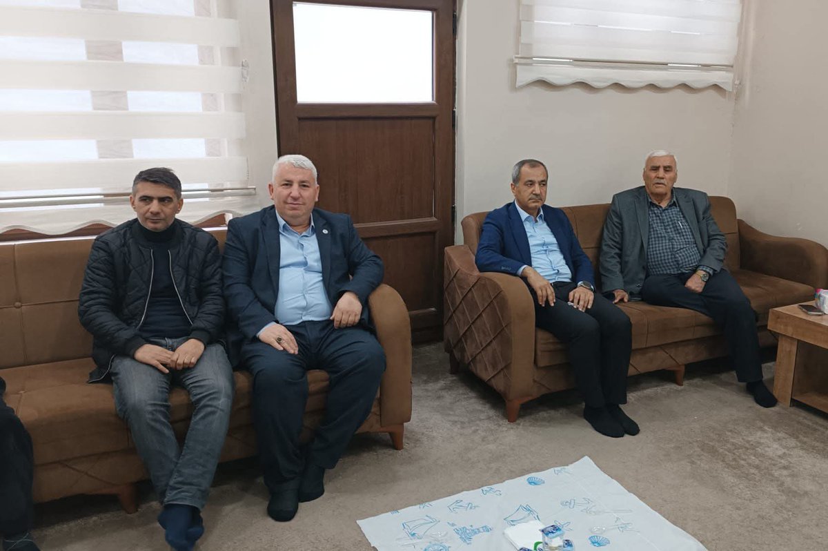 Zeytinburnu Gökalp Mahallesi’nde Doğanay Ailesi’nin düzenlediği Mevlid programına; Zeytinburnu Belediye Başkan Yardımcısı Sayın Av. Saffet Öz ve Akrabalarımızla birlikte katıldık.
Birlik ve beraberliğimizi pekiştiren bu anlamlı program için Doğanay Ailesi’ne teşekkür ediyorum.