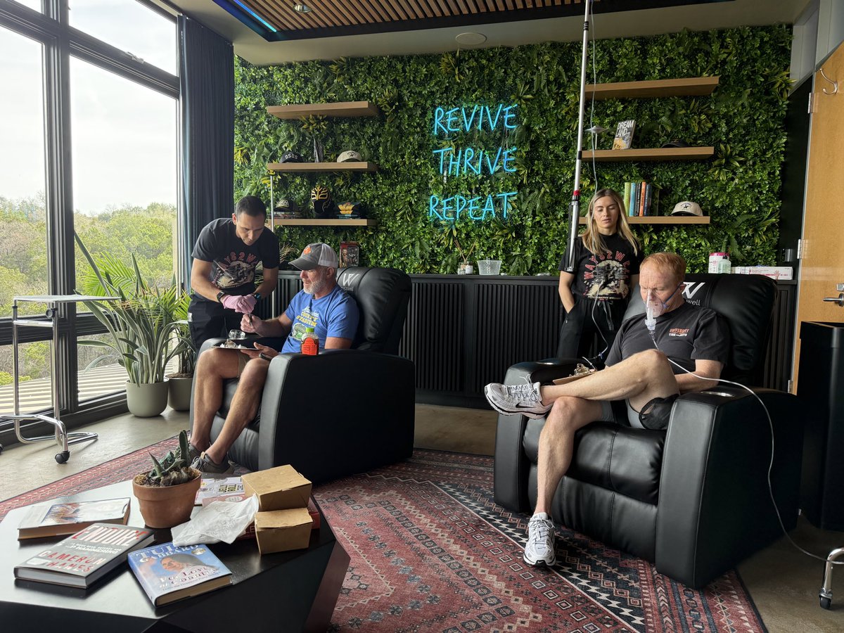 Brett Favre tweet media