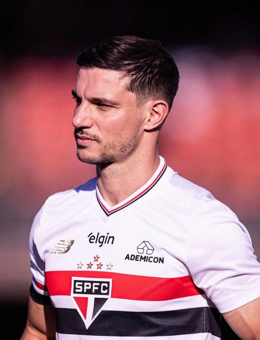 Noite de Copa tweet media