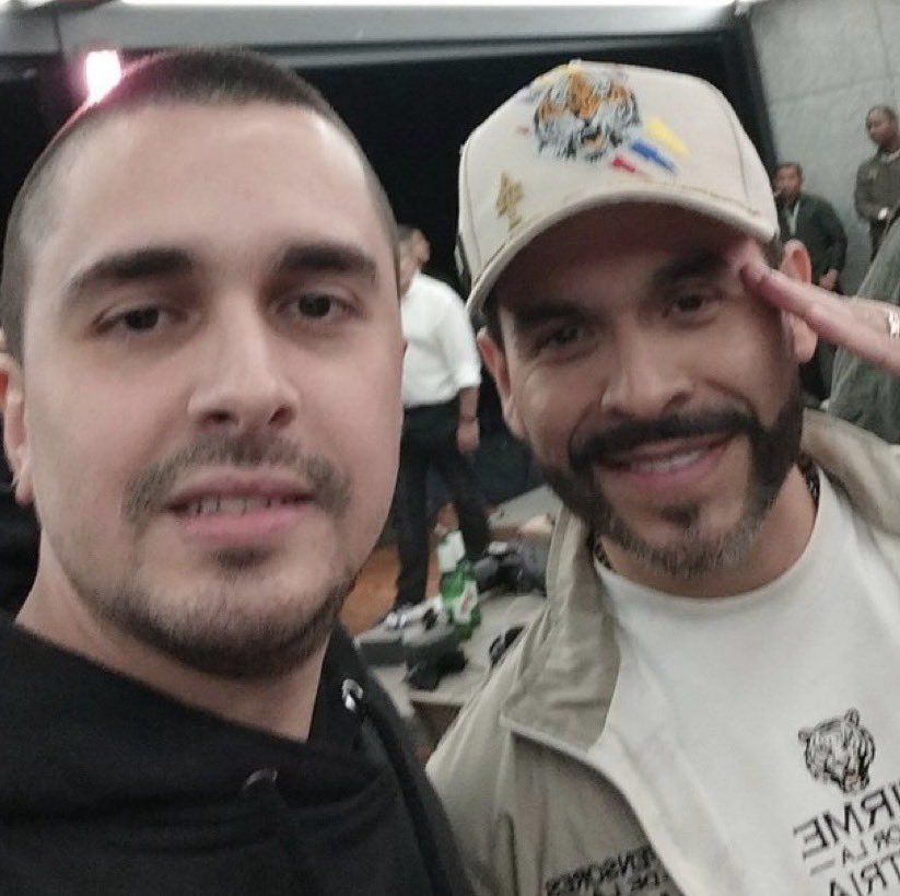 Bukele ve esta foto y ya le tiene lista la celda en el CECOT.