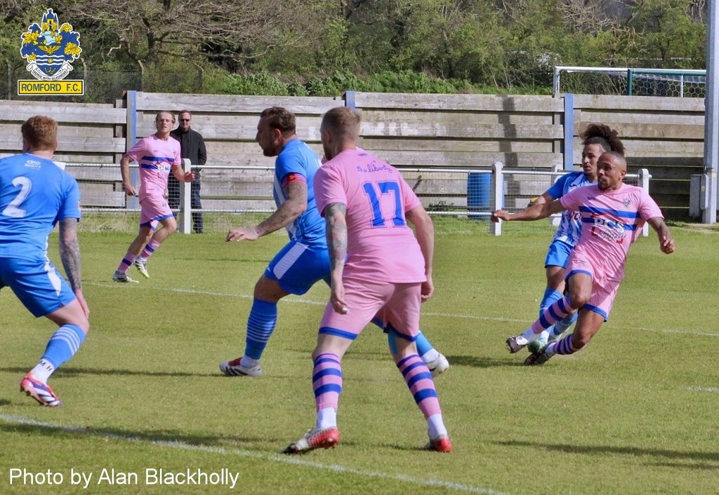 Romford FC tweet media