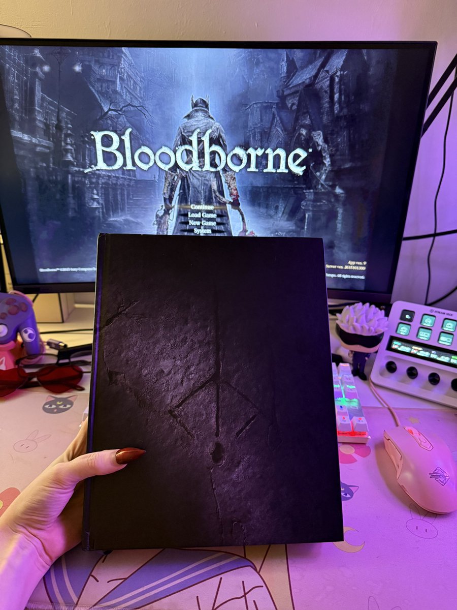 glasseyyyy's tweet image. finished my second playthrough of bloodborne for return to yharman. my first ever play was only in december, but it felt just as magic. still learning and experiencing new moments, played w friends &amp;amp; did chalice dungeons for the first time. heart is full 💜

#bloodborne #stream